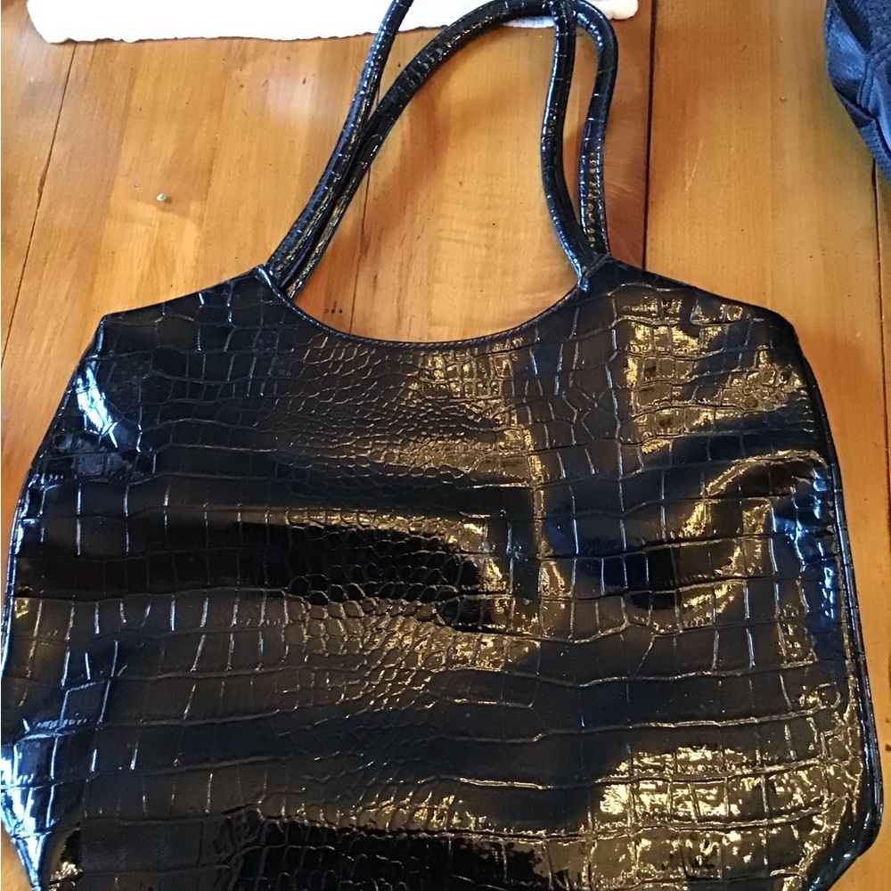 NWOT Neiman Marcus Leather Shoulder Tote Bag in Navy Blue.